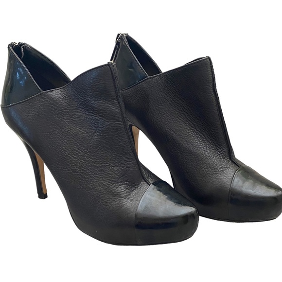 Isola Black Leather Stiletto Slip On Booties Size 8 - Picture 1 of 11